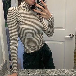 hollister turtleneck